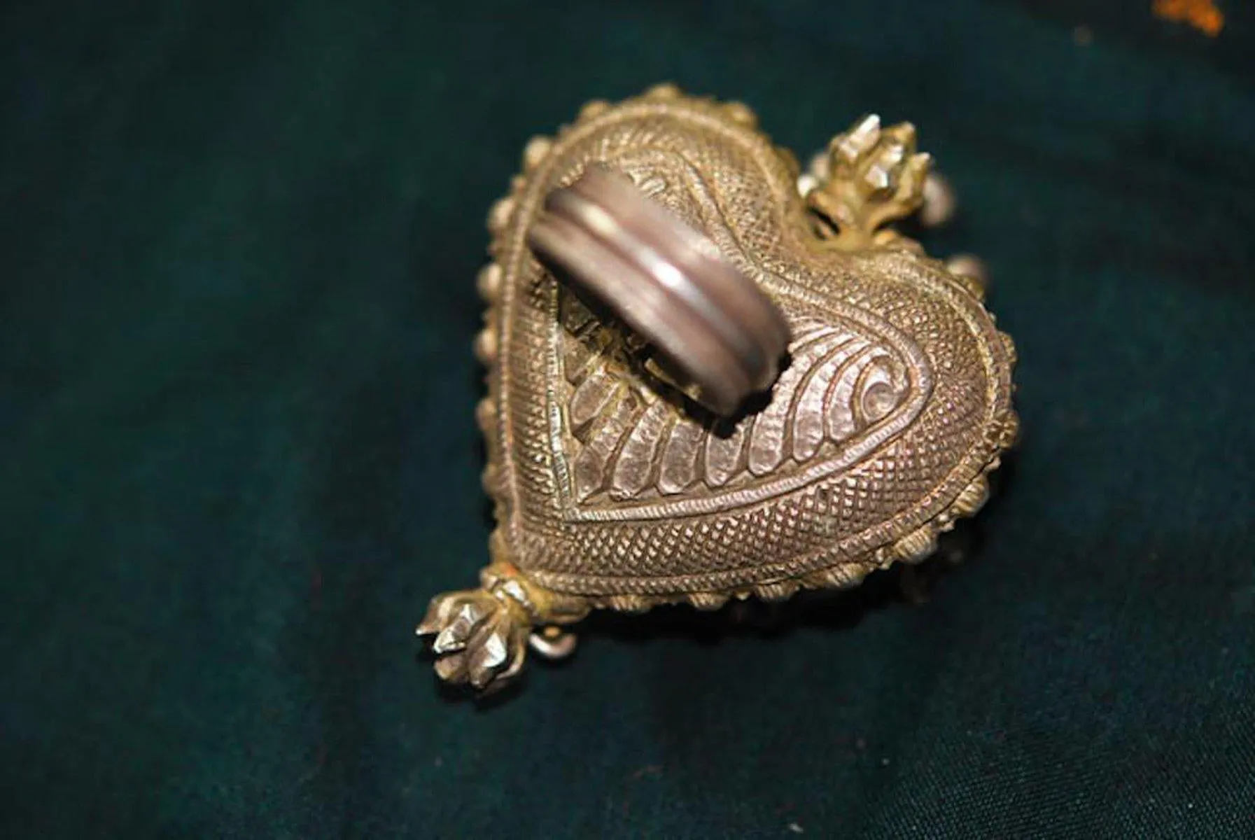 270 Museum Quality Antique Courtesan's (Dancing Girl's) Ring, Awadh