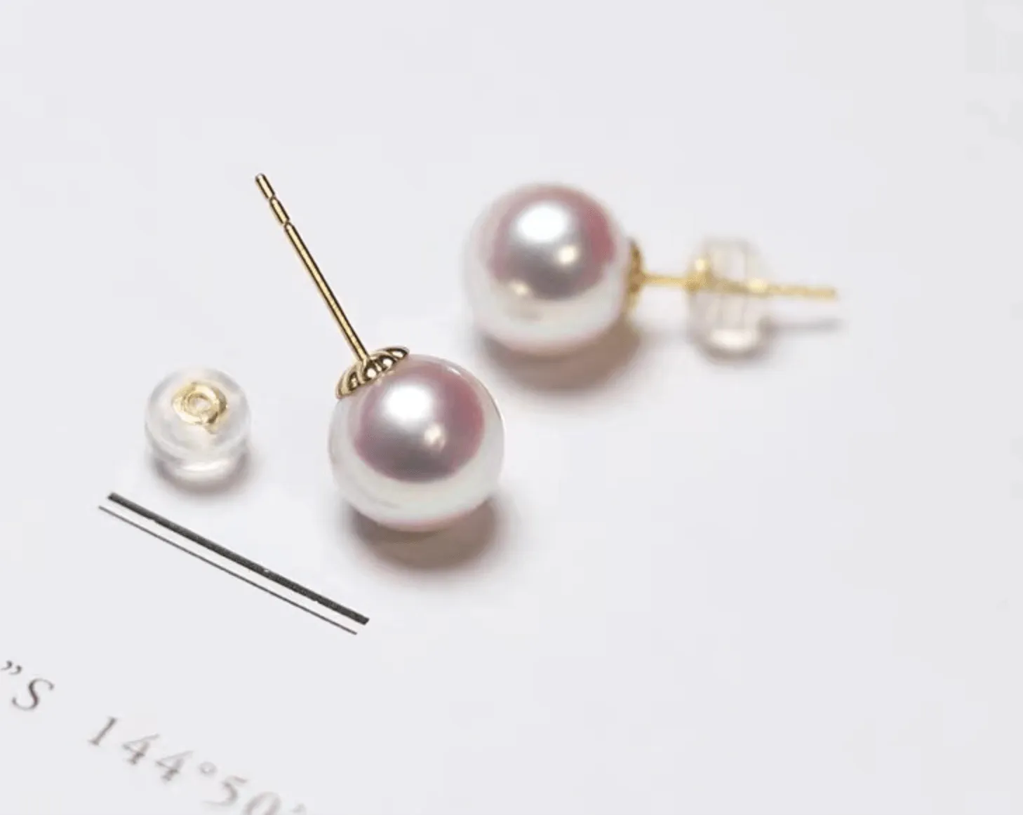 Hanadama Akoya 9mm Pearls Stud Earrings 18K Gold