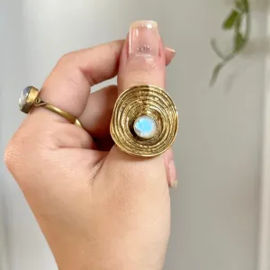 Lunas Protection • Moonstone Ring