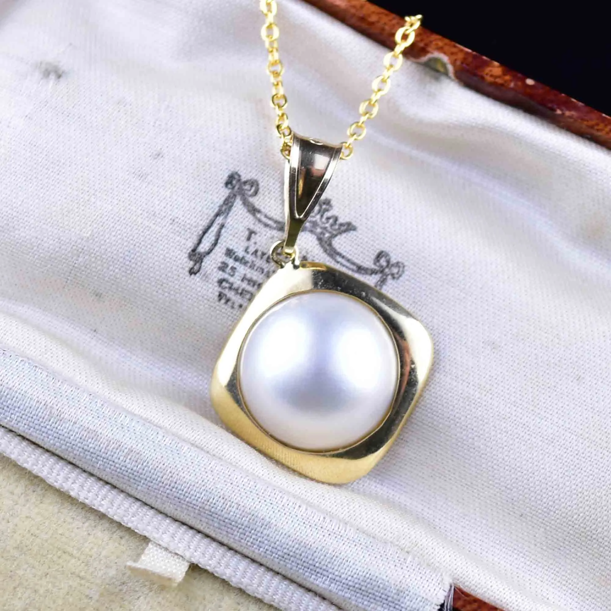 Vintage 14K Gold Mabe Pearl Pendant Necklace