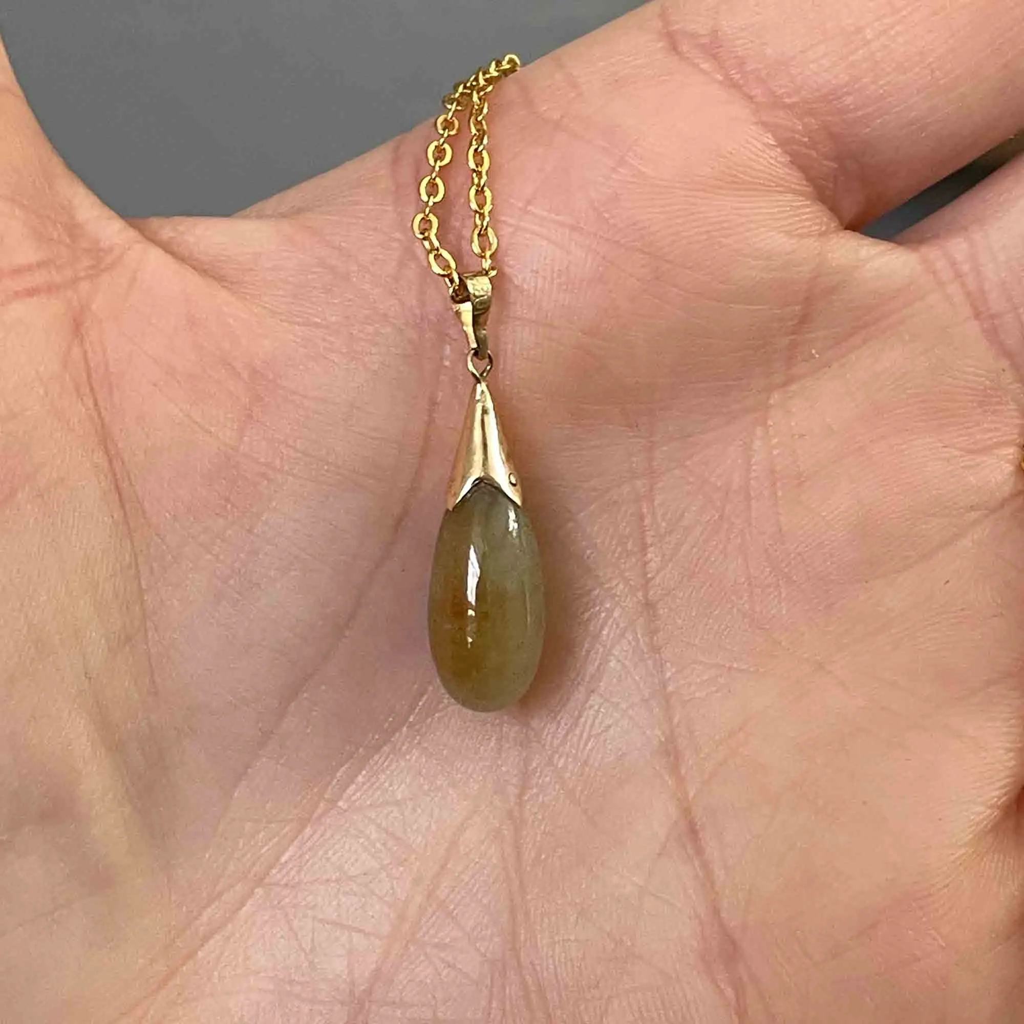 Vintage 14K Gold Milky Jade Teardrop Pendant Necklace