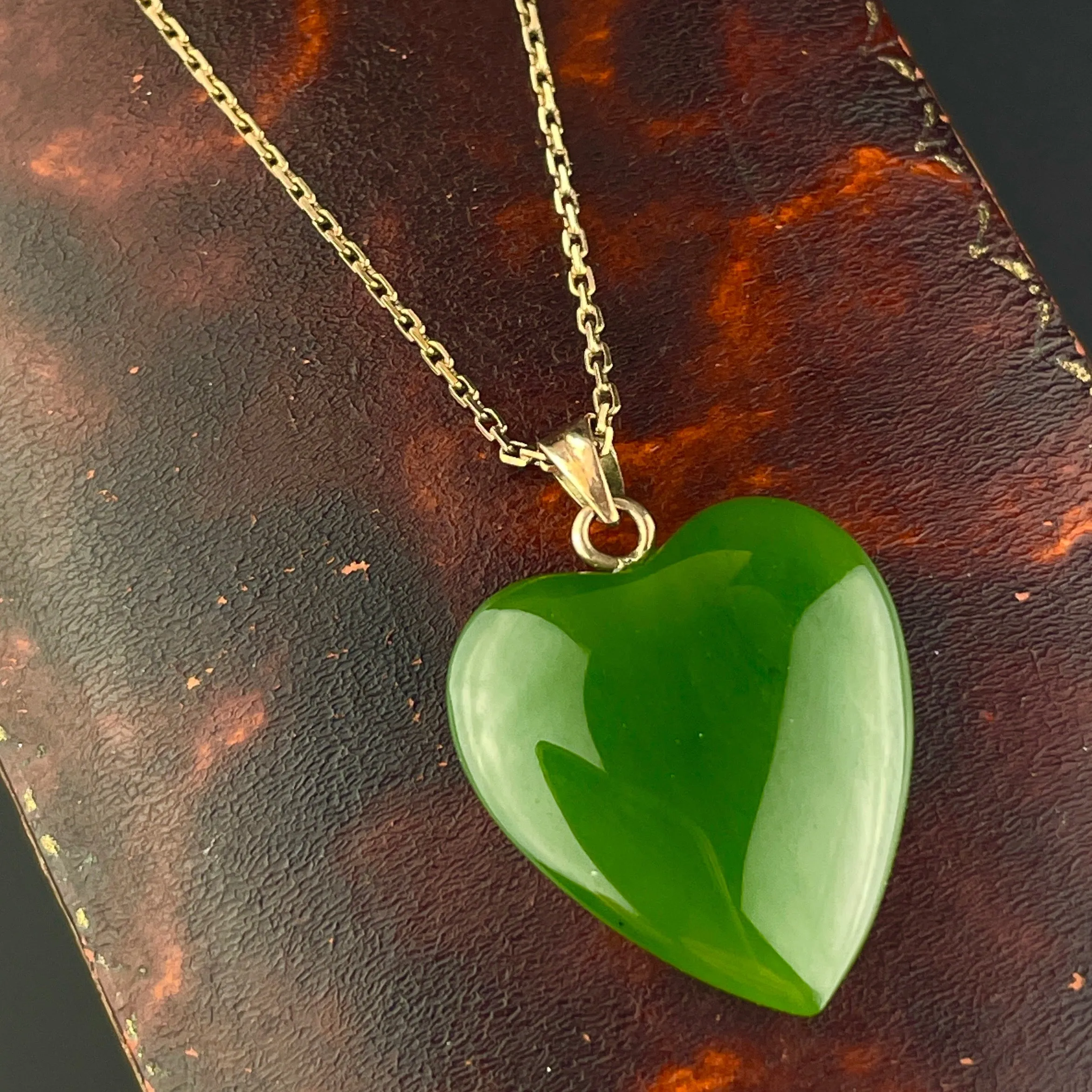 Vintage Carved Heart Jade 14K Gold Pendant Necklace