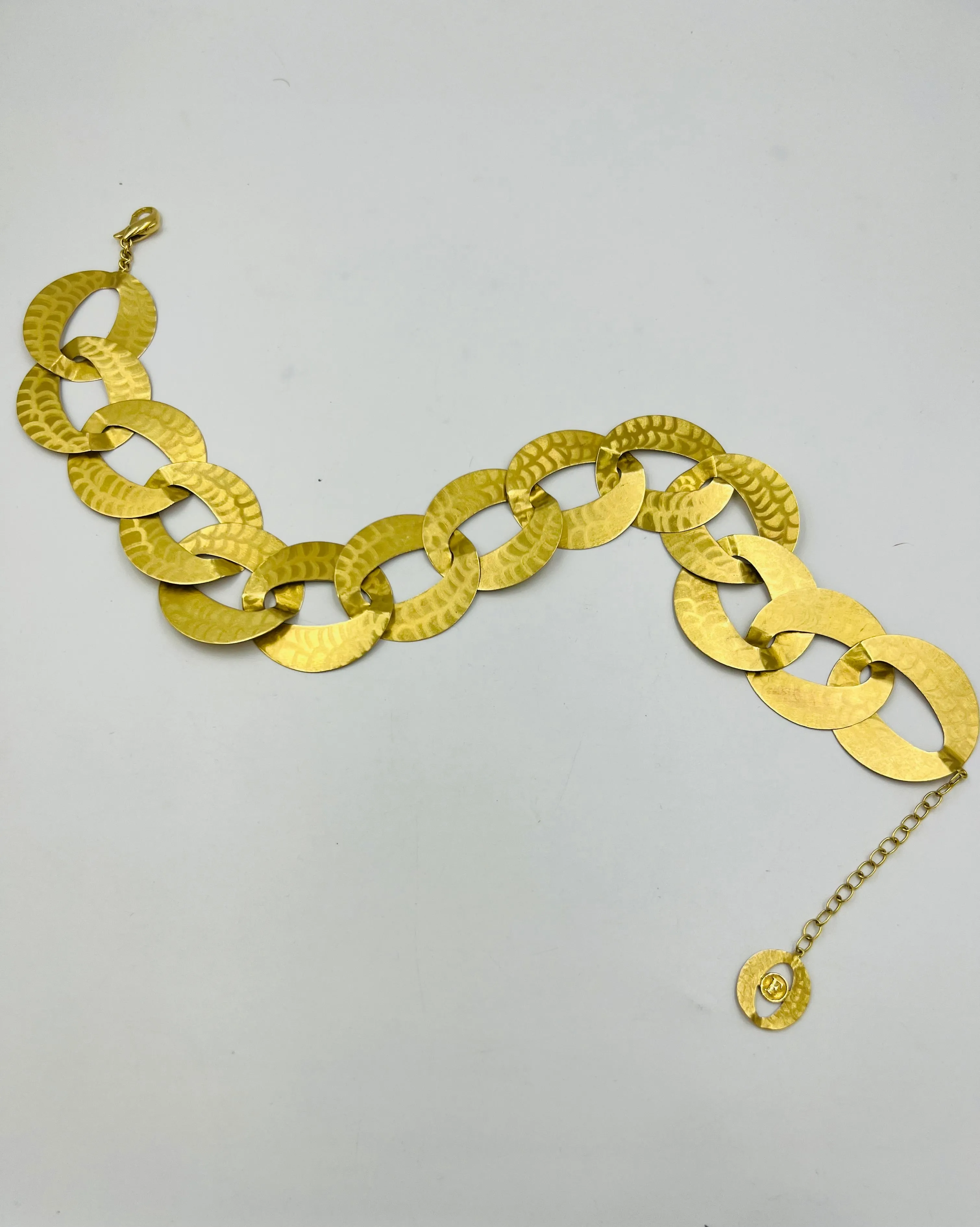 Wide Flat Oval Matt Finished Yellow Gold Link Necklace